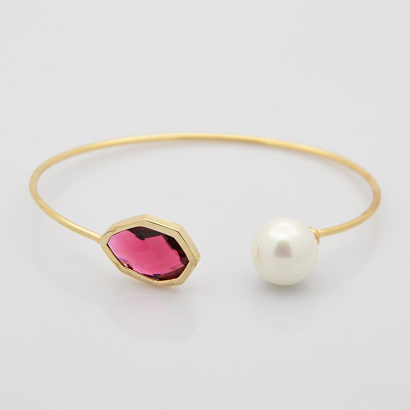 PandaHall Golden Plated Polygon Brass Glass Cuff Bangles, with Round Shell Pearl, Cerise, 53x64mm Glass Red