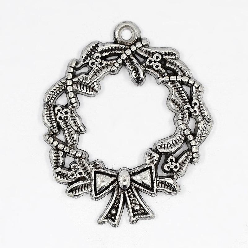 PandaHall Antique Silver Wreath Alloy Pendants for Christmas, Tibetan Style, Lead Free & Cadmium Free, 26x21x2mm, Hole: 1.5mm Alloy Flower