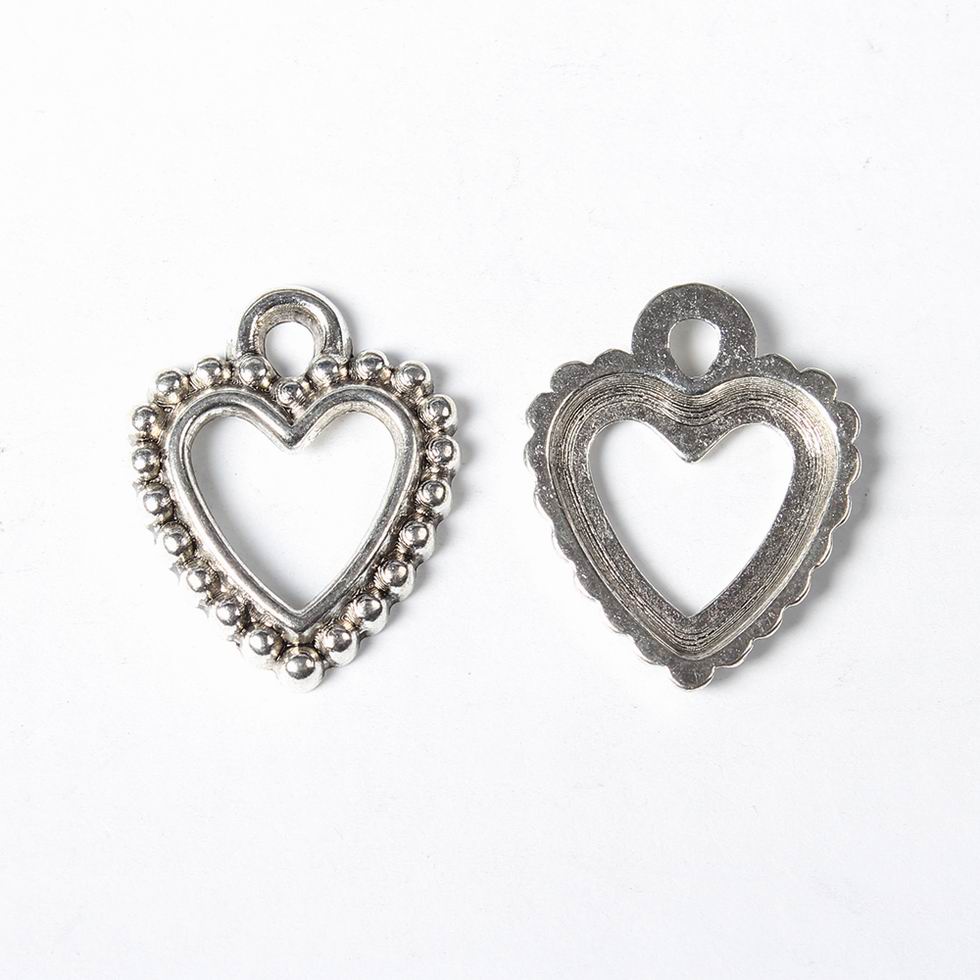 PandaHall Tibetan Style Pendant, Lead Free and Cadmium Free, Antique Silver, 18mm long, 14mm wide, 2.5mm thick hole: 2mm Alloy Heart