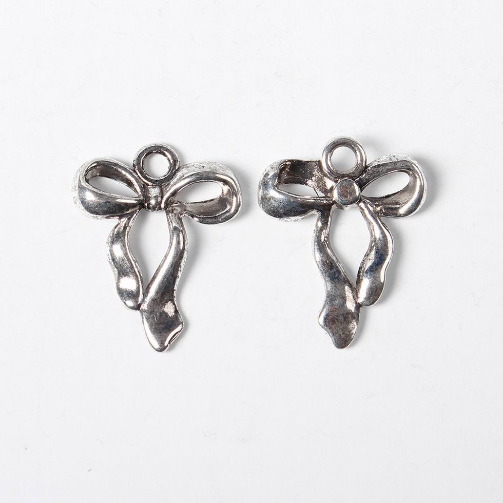 PandaHall Tibetan Silver Pendants, Bowknot, Lead Free & Cadmium Free & Nickel Free, about 23mm long, 18mm wide, 4mm thick, hole...