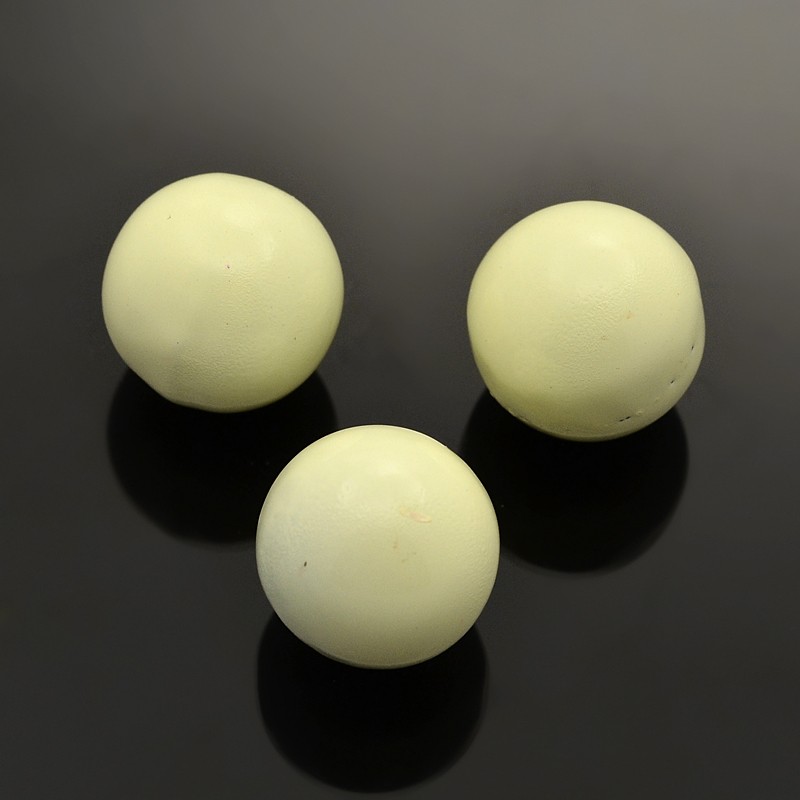 PandaHall No Hole Spray Painted Brass Round Ball Chime Beads, Fit Cage Pendants, LightYellow, 14mm Brass Round Yellow