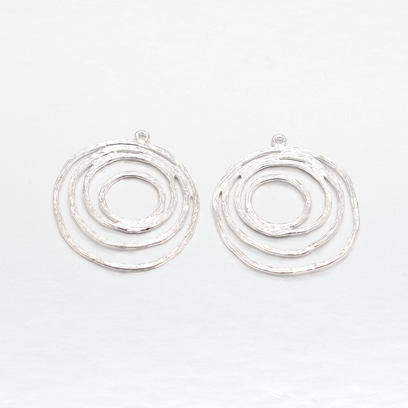 PandaHall Rack Plating Brass Flat Round Pendants, Lead Free & Cadmium Free, Silver, 32x27x1.5mm, Hole: 1mm Brass Flat Round