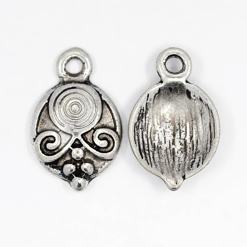 PandaHall Tibetan Style Pendants, Lead Free and Cadmium Free, Oval, Antique Silver, 17x11x2mm, Hole: 2mm Alloy Oval