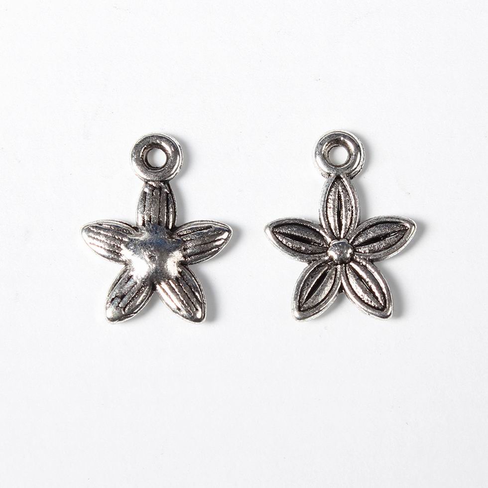 PandaHall Tibetan Style Pendant, Lead Free and Cadmium Free, Antique Silver, 13.5mm long, 10.5mm wide, 3mm thick hole: 1.5mm Alloy Flower