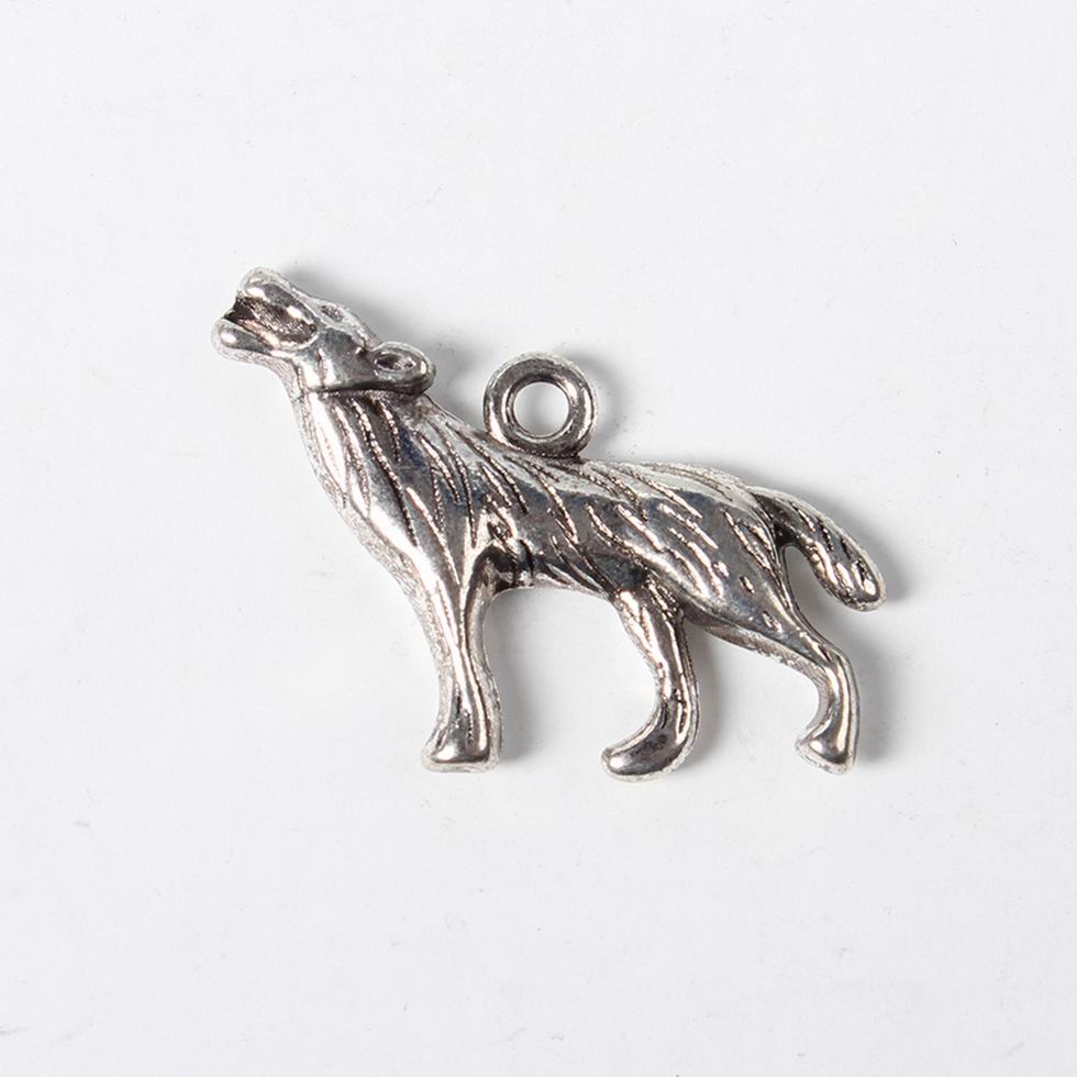PandaHall Tibetan Style Pendants, Wolf, Lead Free and Cadmium Free, Antique Silver, 26x18x4mm, Hole: 2mm Alloy Animal
