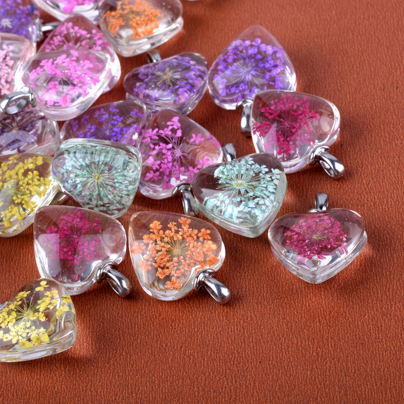 PandaHall Heart Alloy Glass Pendants, with Dried Flower Inside, Platinum, 27~28x20x11~12mm, Hole: 4.5x2.5mm Alloy+Glass Heart Multicolor