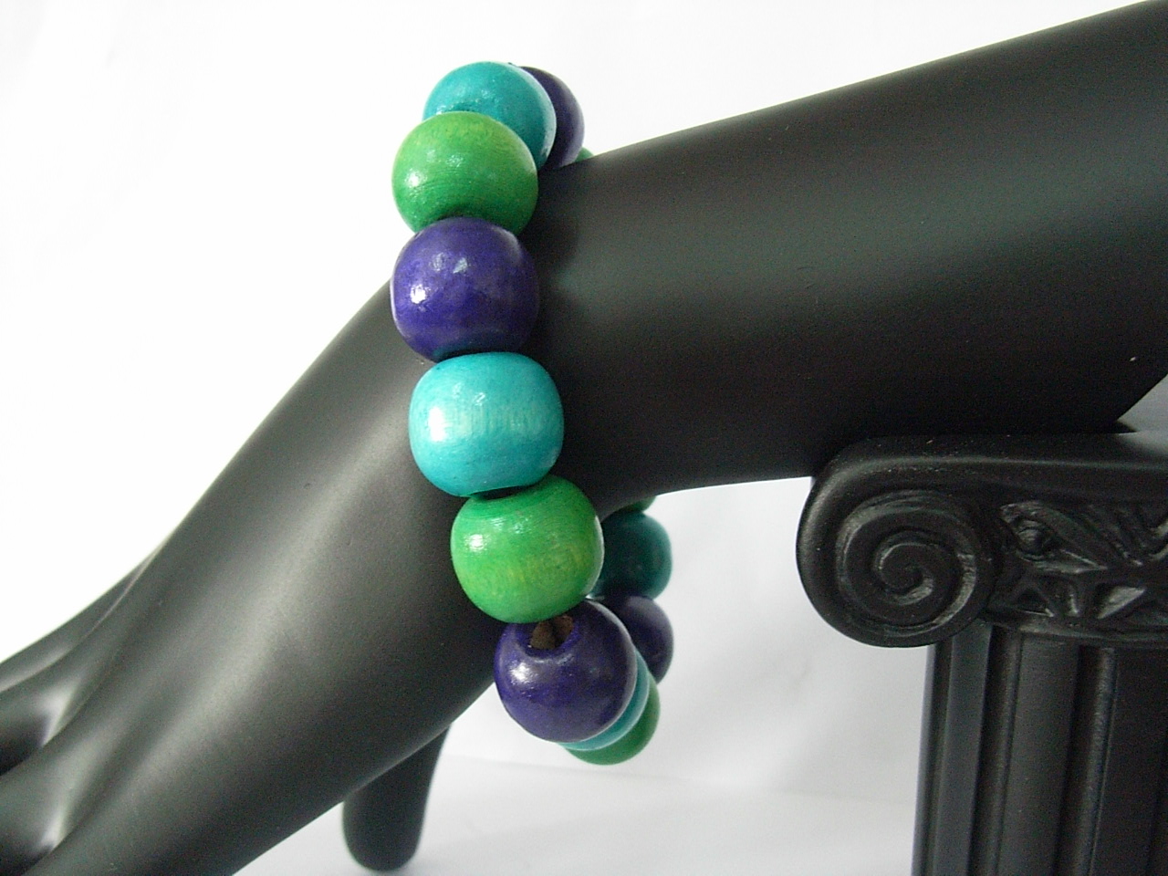 PandaHall Black Gesso Display Stand, Hand: about 6cm wide, 26cm long, 3.2cm thick; Stand: 9cm long, 5cm wide Gesso Black