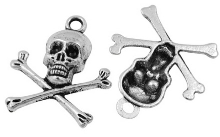 PandaHall Tibetan Style Pendants, Pirate Style Skull, Antique Silver, Lead Free and Cadmium Free, 24x20x4mm, Hole: 2mm Alloy Skull