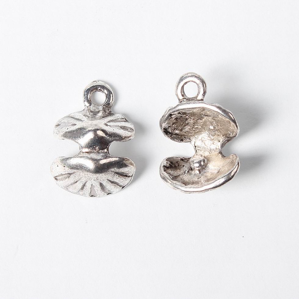 PandaHall Antique Silver Plated Tibetan Style Shell Pendants, Lead Free & Cadmium Free & Nickel Free 15x11x7mm, Hole: 2mm Alloy Shell