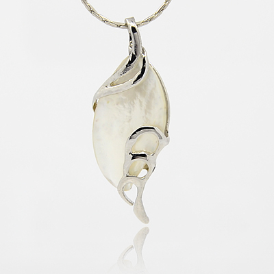 PandaHall White Shell Pendants, with Brass Findings, Leaf, 44x17x5mm, Hole: 4mm White Shell Leaf Ivory