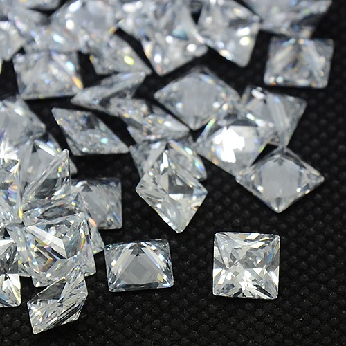 PandaHall 50PCS Clear Grade A Square Shaped Cubic Zirconia Pointed Back Cabochons, Faceted, 3x3x2mm Cubic Zirconia Square Clear